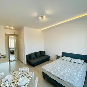 https://apartamenty-smolna-11.warsawhotelspoland.com